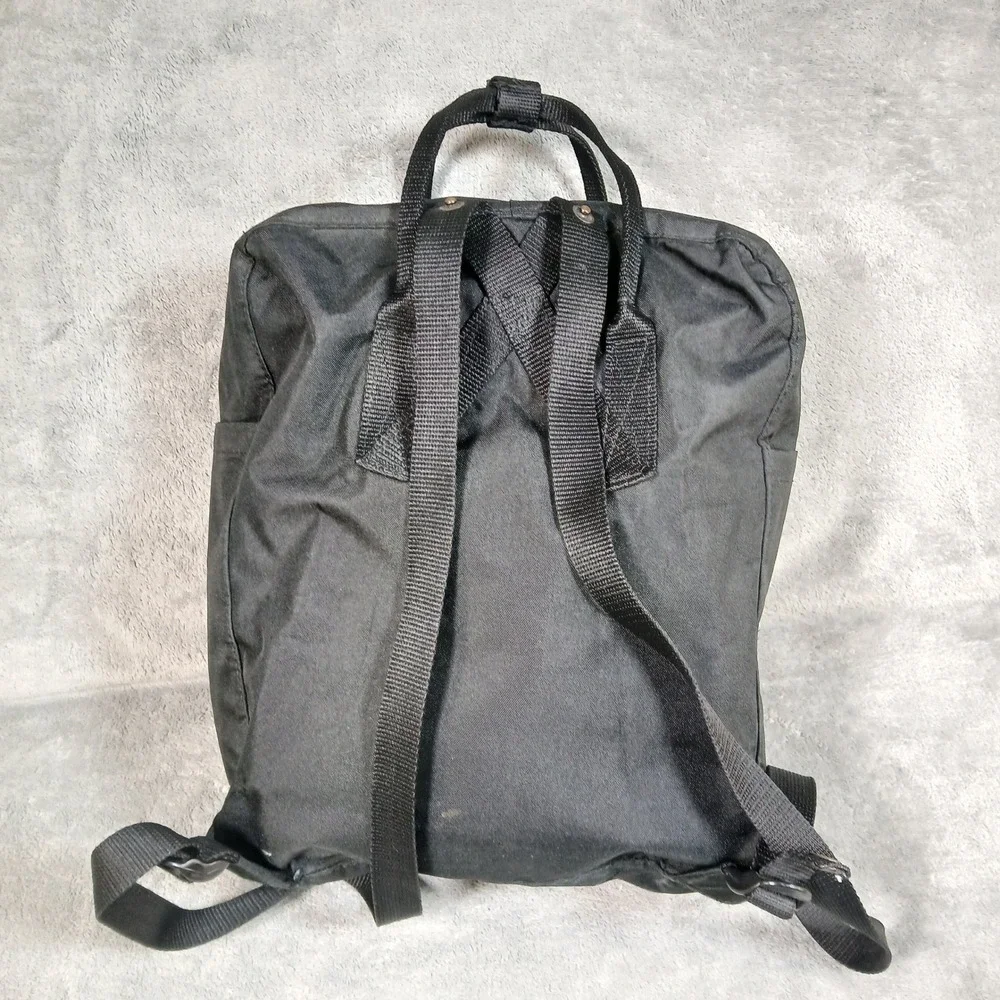 Fjallraven Backpack Kanken Black 23510 Medium Size